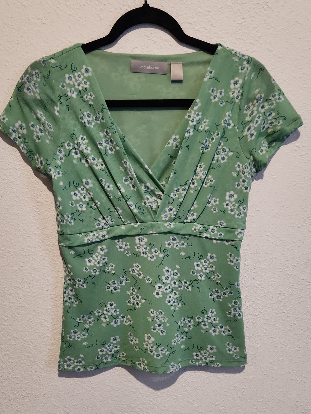 Liz Claiborne Floral V-Neck Top Petite S Sage Green